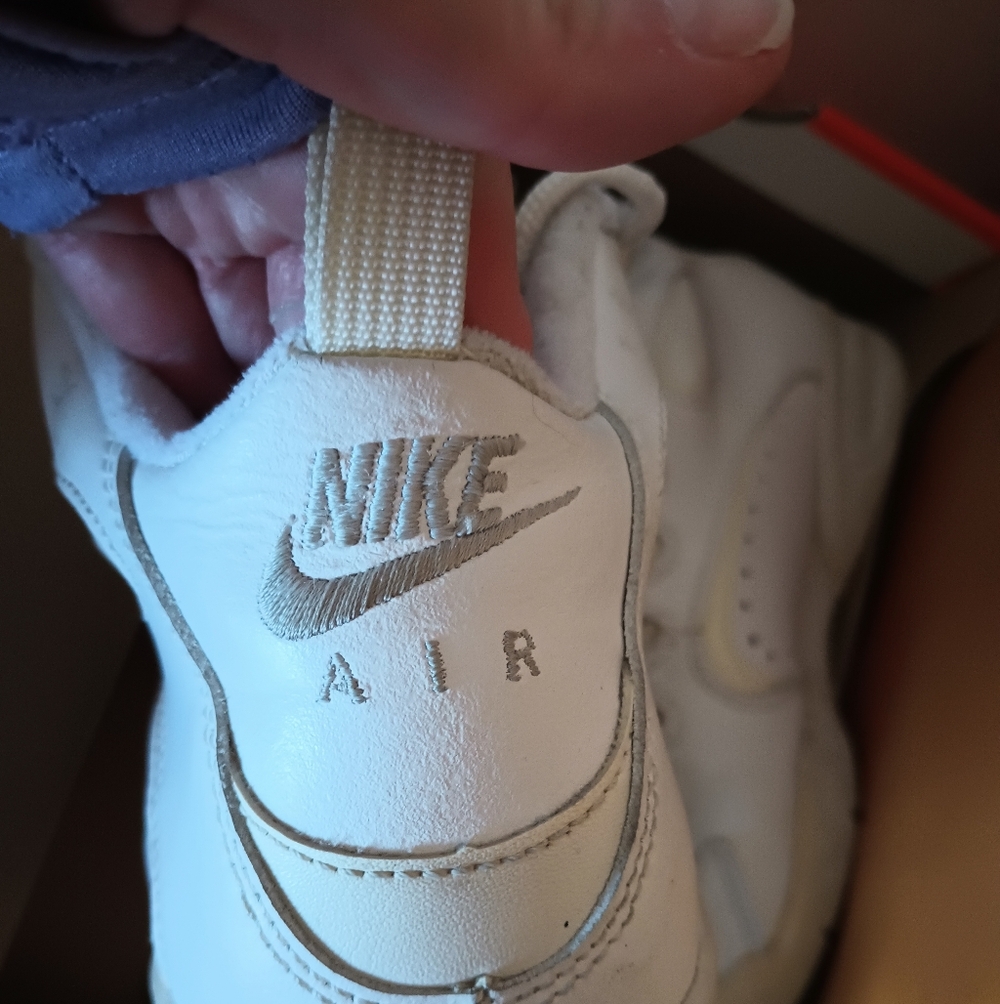 Nikes - Picture 7 of 7